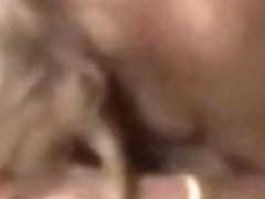 de baas geniet van getrouwde vrouwen van het kantoor